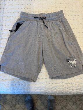 Goat USA boys shorts medium